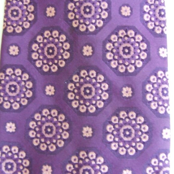 Playboy Neckwear tie vintage purple pink mandala floral pattern necktie 1960s - Picture 3 of 9